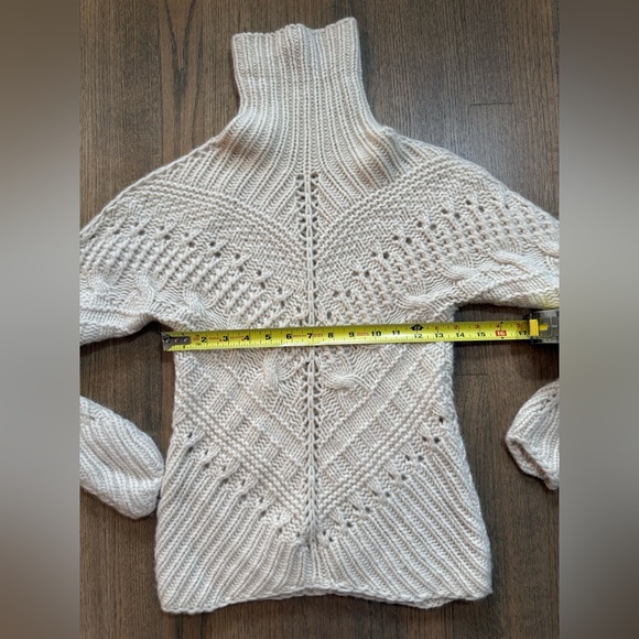Gentry Portifino Cream Turtleneck Sweater-100%...